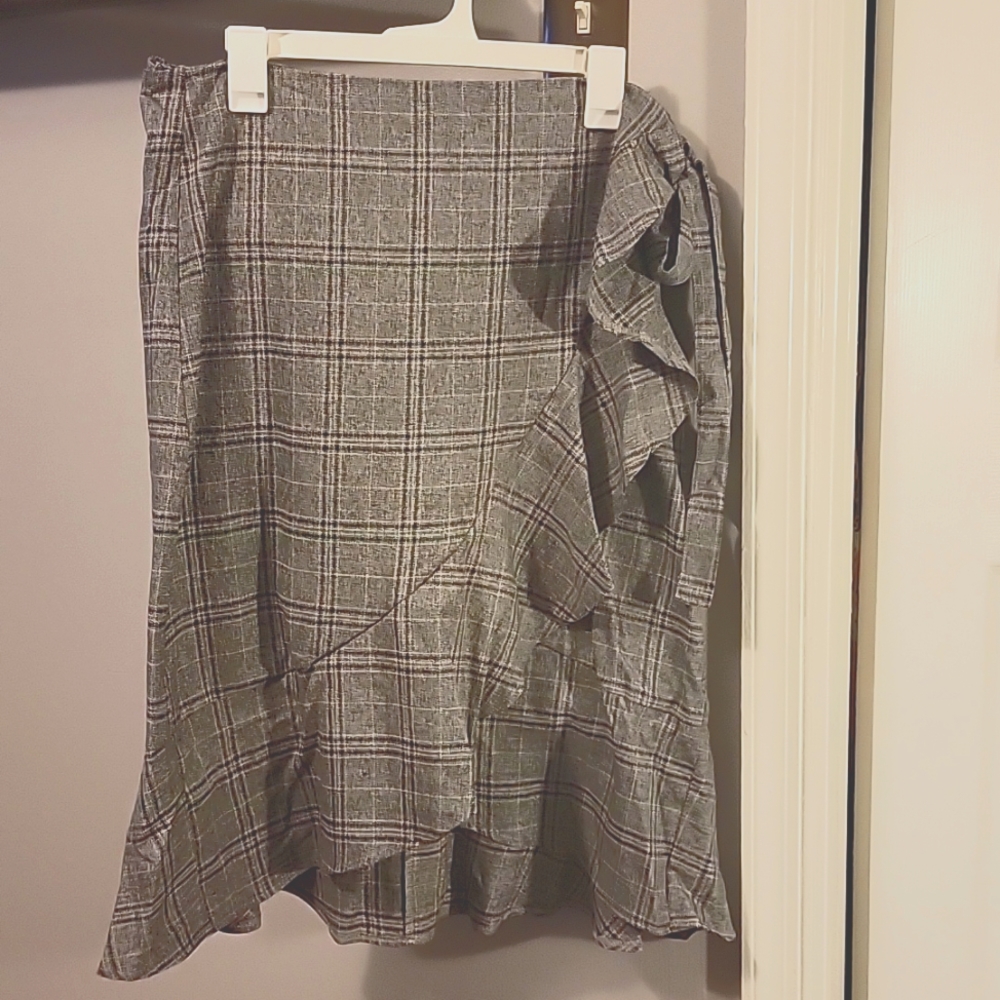 Wrap plaid skirt